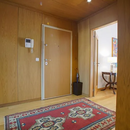 Oriente River View W/ Balcony&garage Appartamento *